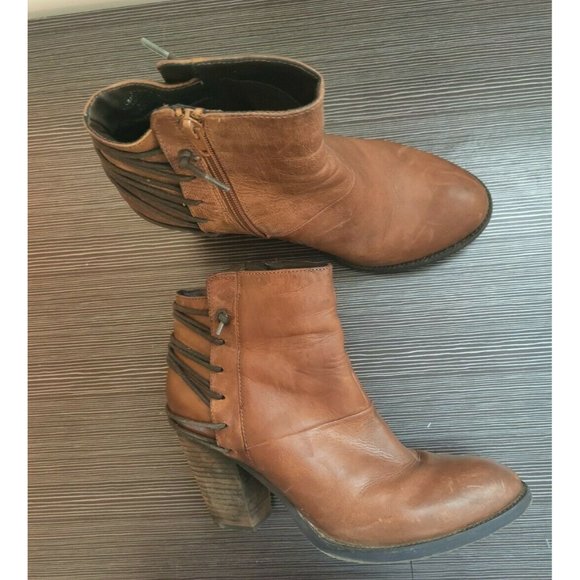 Steve Madden “RAGLIN” Brown Leather Distressed Ankle Boots Size 11 Cognac